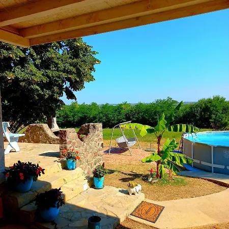 Honey Hill Fruska Gora Villa *