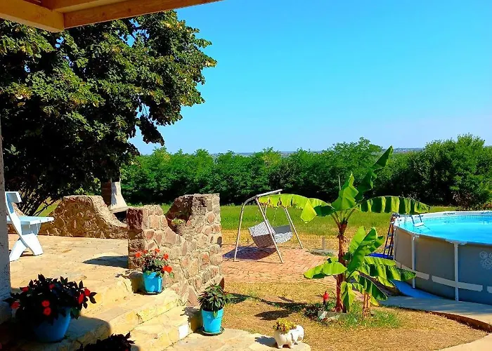 Honey Hill Fruska Gora Villa *